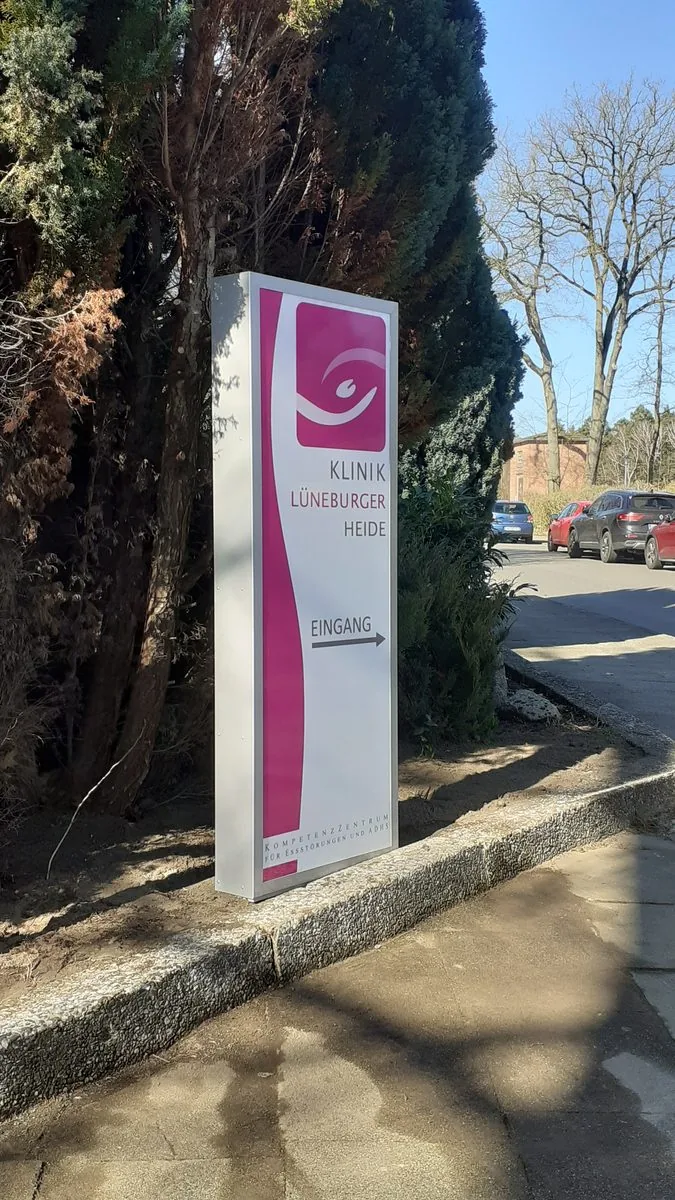 Leuchtpylon Klinik